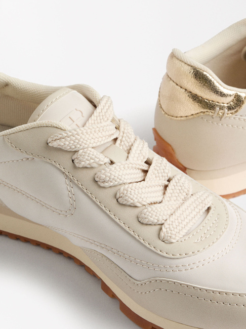 Фото ракурс 3 - Жіночі молочні кросівки Parfois артикул 224805 _OW FW2025