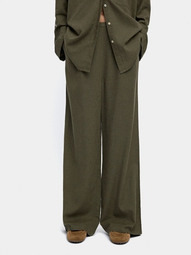 Фото ракурс 1 - Женские зеленые штаны Parfois артикул 233337 _KK FW2025