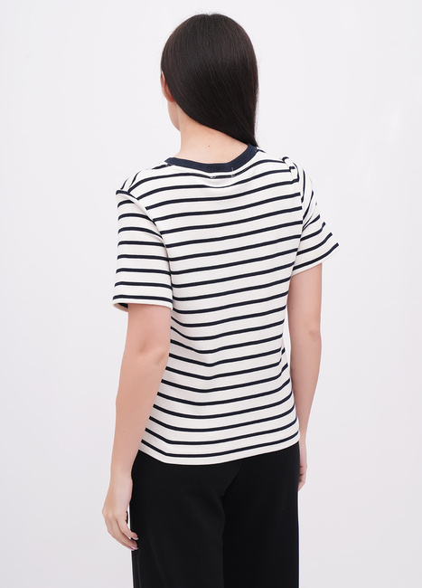 Жіноча синя футболка EQUILIBRI артикул W213 103 000 NAVY BLUE FW2025 Фото ракурс 2 - Жіноча синя футболка EQUILIBRI артикул W213 103 000 NAVY BLUE FW2025