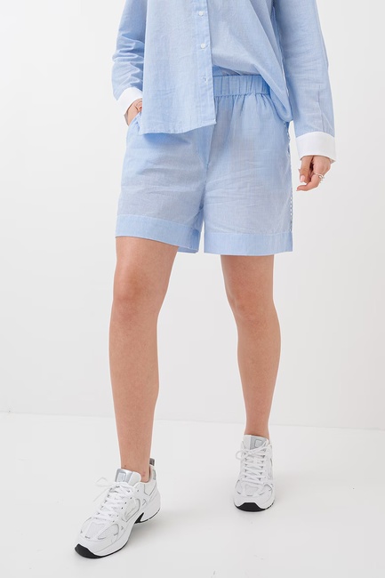 Жіночі блакитні шорти Only артикул 15344767 bright white SS2025 Фото ракурс 1 - Жіночі блакитні шорти Only артикул 15344767 bright white SS2025