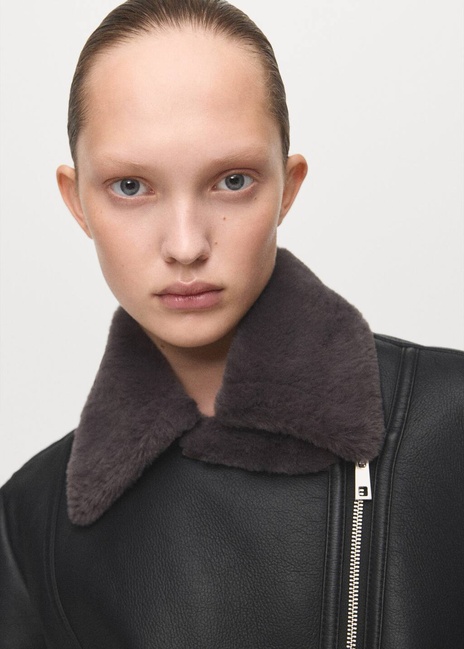 Жіноча чорна куртка Mango артикул 27091187 99 2 season Фото ракурс 5 - Жіноча чорна куртка Mango артикул 27091187 99 2 season