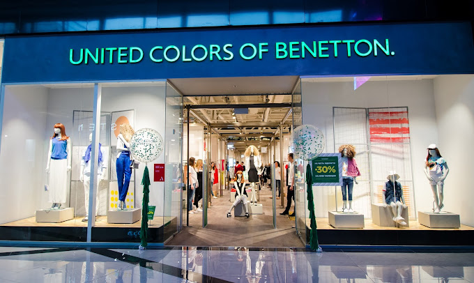 Фото входной группы магазина Benetton, ТРЦ "Lavina" - Киев, ул. Берковецкая, 6Д