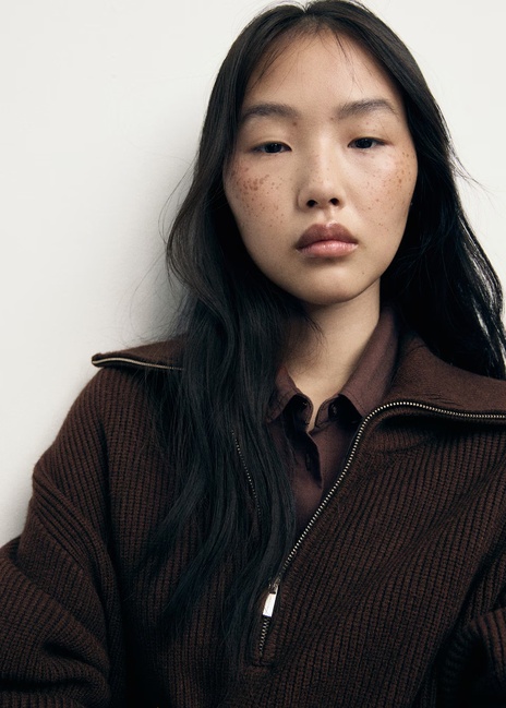 Женский коричневый джемпер Mango артикул 17024781 32 1 season Фото ракурс 4 - Женский коричневый джемпер Mango артикул 17024781 32 1 season