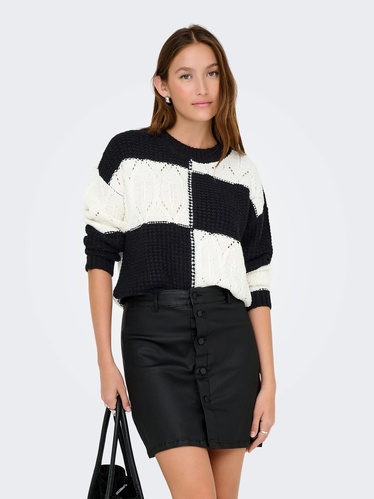 Фото ракурс 1 - Жіночий чорний светр Only артикул 15276930 Black FW2025