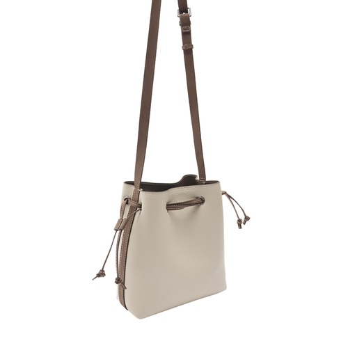 Фото ракурс 2 - Женская молочная сумка Parfois артикул 241701 _EC SS2026