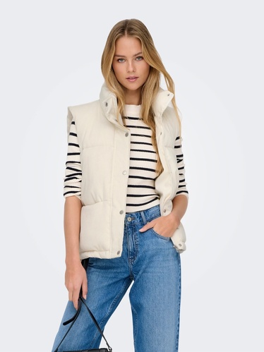 Фото ракурс 1 - Женский молочный жилет Only артикул 15340233 birch FW2025