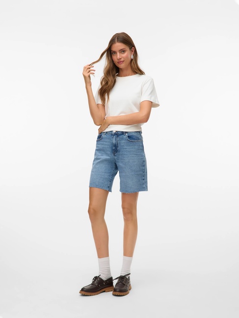 Жіночі сині шорти Vero Moda артикул 10329547 LIGHT BLUE DENIM FW2025 Фото ракурс 5 - Жіночі сині шорти Vero Moda артикул 10329547 LIGHT BLUE DENIM FW2025