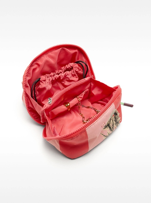 Фото ракурс 3 - Женская розовая косметичка Parfois артикул 233318 _BM SS2025