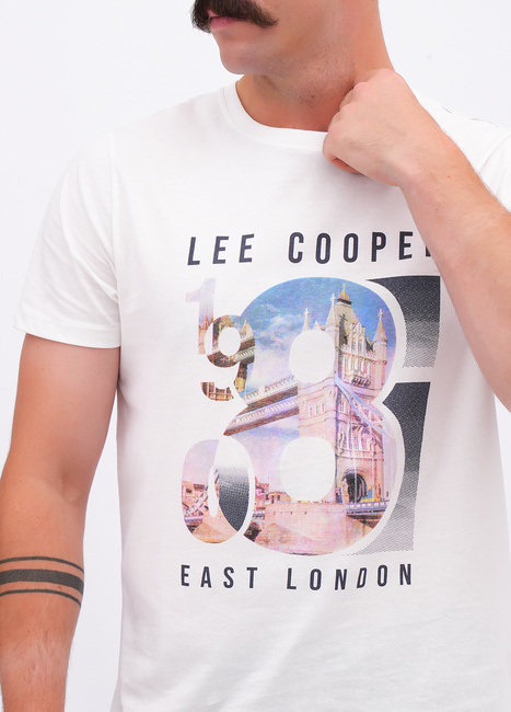 Чоловіча біла футболка Lee Cooper артикул LCM251-1044 Off white FW2025 Фото ракурс 4 - Чоловіча біла футболка Lee Cooper артикул LCM251-1044 Off white FW2025