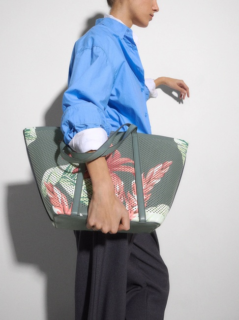 Женская серая сумка Parfois артикул 228657 _GY SS2025 Фото ракурс 5 - Женская серая сумка Parfois артикул 228657 _GY SS2025