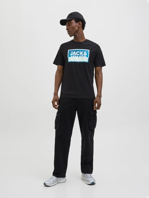 Чоловіча чорна футболка Jack & Jones артикул 12283825 Black FW2025 Фото ракурс 5 - Чоловіча чорна футболка Jack & Jones артикул 12283825 Black FW2025