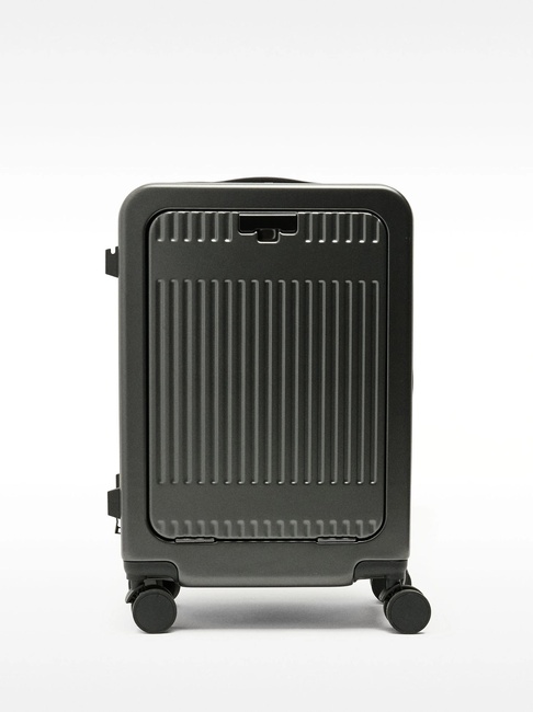 Фото ракурс 1 - Женский серый чемодан Parfois артикул 231910 _GY FW2025