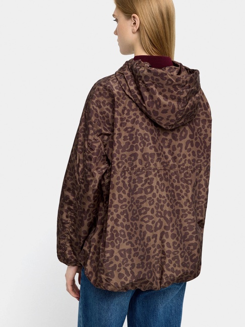 Женский коричневый плащ Parfois артикул 237231 _BM FW2025 Фото ракурс 2 - Женский коричневый плащ Parfois артикул 237231 _BM FW2025