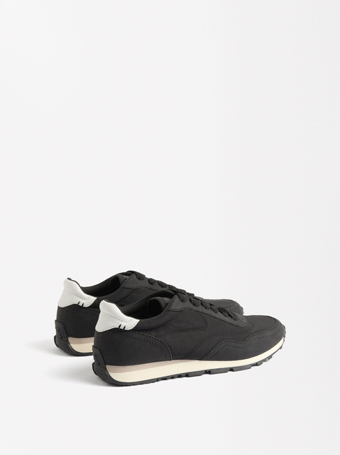 Фото ракурс 2 - Жіночі чорні кросівки Parfois артикул 224805 _BK FW2025