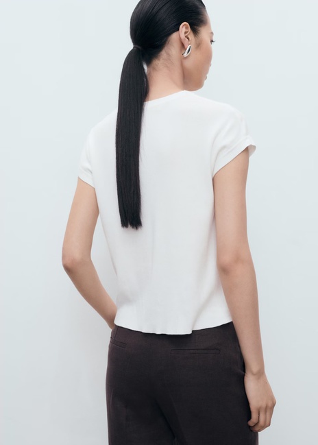 Фото ракурс 2 - Жіночий білий джемпер Mango артикул 17062904 01 1 season