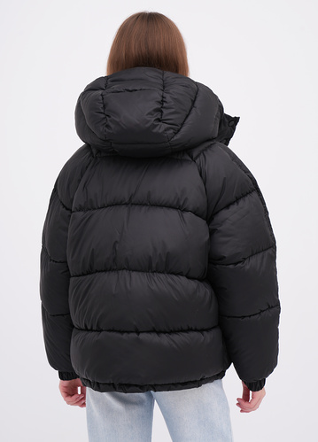 Фото ракурс 2 - Жіноча чорна куртка EQUILIBRI артикул W172 011 000 Black FW2025