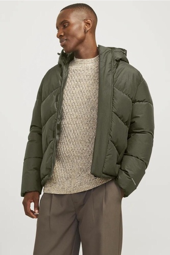 Фото ракурс 1 - Мужская зелёная куртка Jack & Jones артикул 12259850 OLIVE NIGHT FW2024