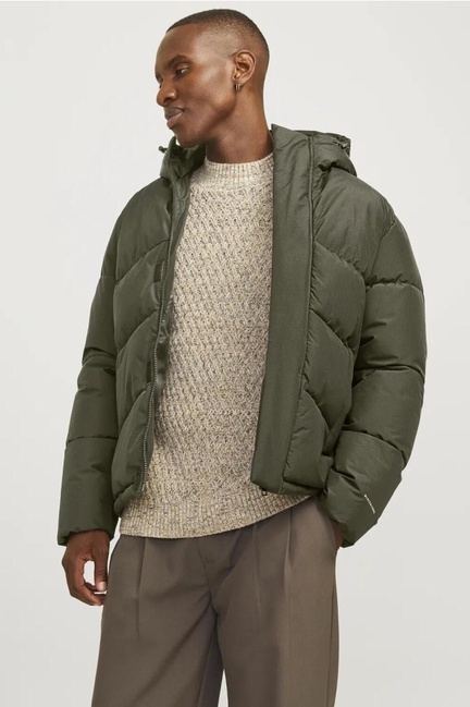 Фото ракурс 4 - Мужская зелёная куртка Jack & Jones  артикул 12259850 OLIVE NIGHT FW2024