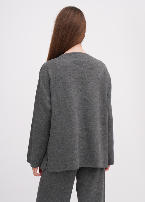 Жіночий сірий светр EQUILIBRI артикул W391 053 100 Dark grey FW2025 Фото ракурс 2 - Жіночий сірий светр EQUILIBRI артикул W391 053 100 Dark grey FW2025