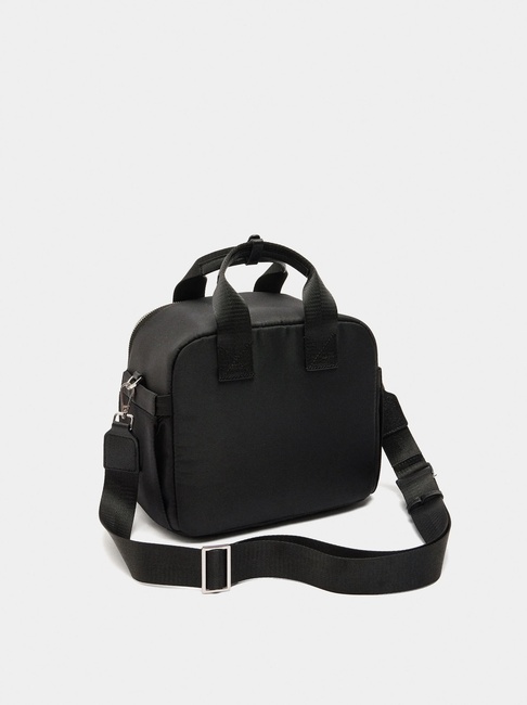 Жіноча чорна сумка Parfois артикул 2415911 BKM FW2025 Фото ракурс 2 - Жіноча чорна сумка Parfois артикул 2415911 BKM FW2025