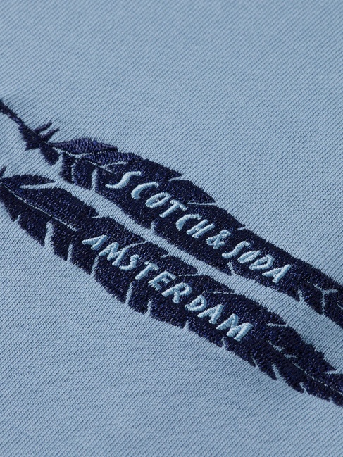 Фото ракурс 7 - Чоловіча блакитна футболка SCOTCH & SODA артикул 181702 410 FW2025