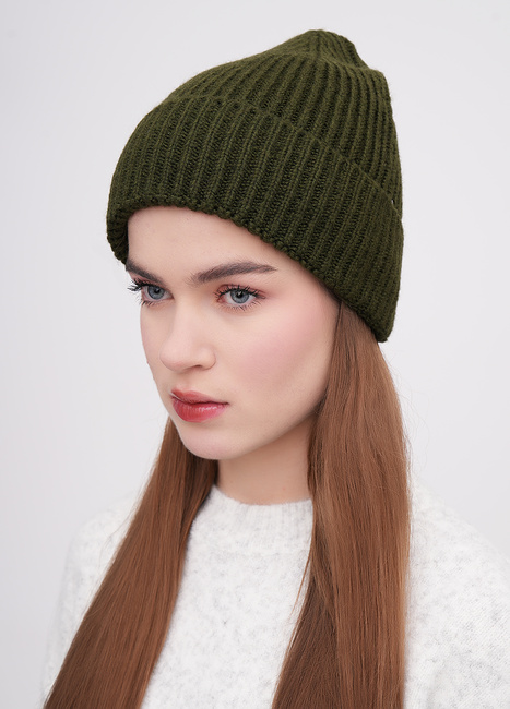 Женская хаки шапка EQUILIBRI артикул W881 001 002 Khaki FW2025 Фото ракурс 1 - Женская хаки шапка EQUILIBRI артикул W881 001 002 Khaki FW2025