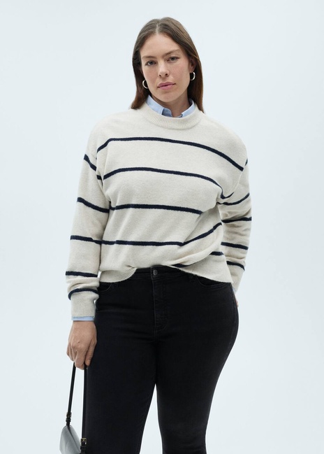 Женские черные джинсы Mango артикул 87040240 TN 8 season Фото ракурс 6 - Женские черные джинсы Mango артикул 87040240 TN 8 season