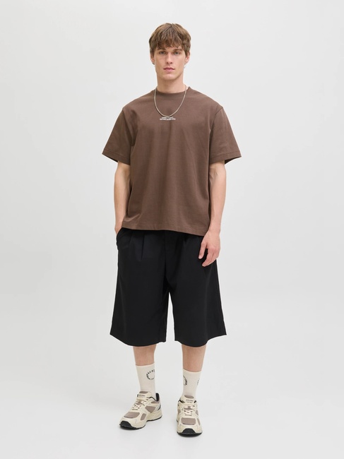 Мужская коричневая футболка Jack & Jones артикул 12283351 Seal brown FW2025 Фото ракурс 3 - Мужская коричневая футболка Jack & Jones артикул 12283351 Seal brown FW2025