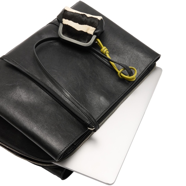 Фото ракурс 4 - Жіноча чорна сумка Parfois артикул 243426 _BK SS2026