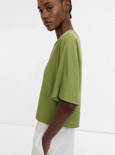 Женская зеленая рубашка Parfois артикул 236766 _GN FW2025 Фото ракурс 3 - Женская зеленая рубашка Parfois артикул 236766 _GN FW2025