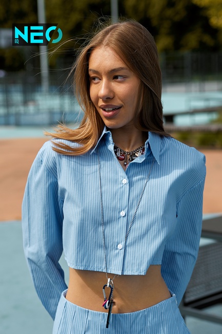 Женская голубая рубашка EQUILIBRI артикул NW491001 100 Blue SS2025 Фото ракурс 1 - Женская голубая рубашка EQUILIBRI артикул NW491001 100 Blue SS2025