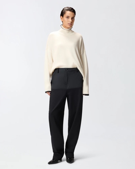 Жіночий молочний джемпер Pinko артикул 105446-A2Q9 Z13 FW2025 Фото ракурс 3 - Жіночий молочний джемпер Pinko артикул 105446-A2Q9 Z13 FW2025