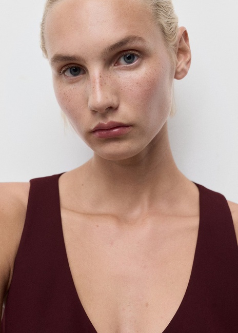 Фото ракурс 4 - Женский бордовый жилет Mango артикул 17034119 76 1 season