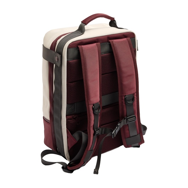 Женский молочный рюкзак Parfois артикул 232746 _EC FW2025 Фото ракурс 2 - Женский молочный рюкзак Parfois артикул 232746 _EC FW2025