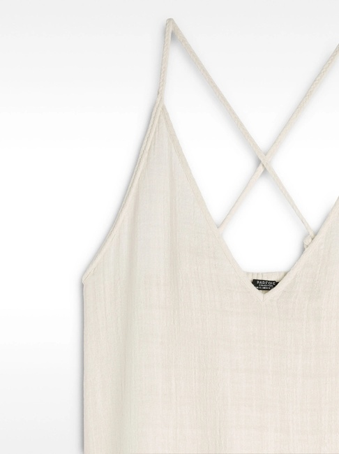 Женское молочное платье Parfois артикул 234739 _EC FW2025 Фото ракурс 5 - Женское молочное платье Parfois артикул 234739 _EC FW2025