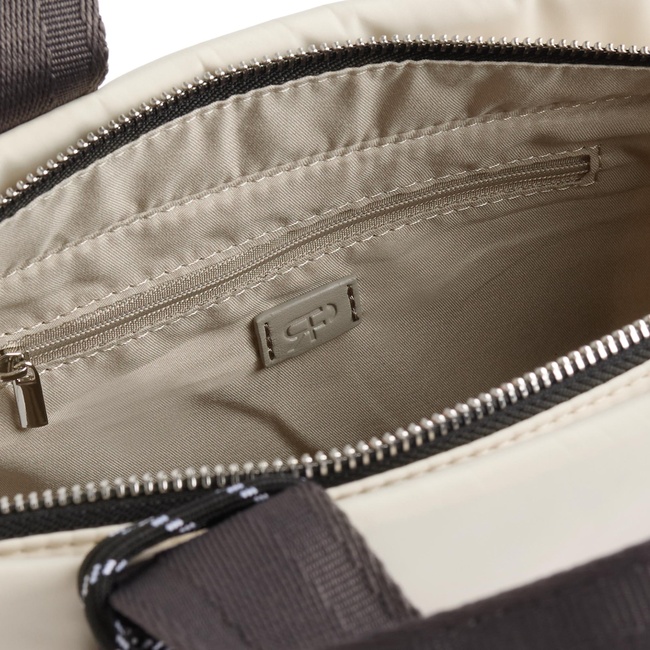 Фото ракурс 5 - Женская молочная сумка Parfois артикул 227775 _EC SS2025