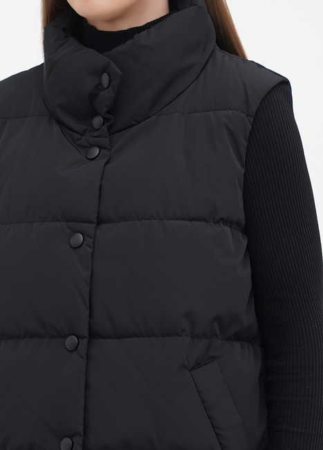 Фото ракурс 3 - Жіночий чорний жилет EQUILIBRI  артикул OD Vest CL Black FW2024