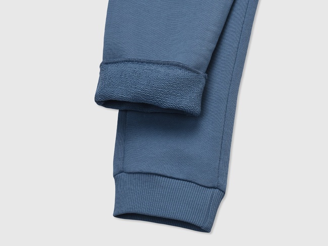 Сині штани для хлопчиків Benetton артикул 3J68GF027.P 11W 25P Фото ракурс 2 - Сині штани для хлопчиків Benetton артикул 3J68GF027.P 11W 25P