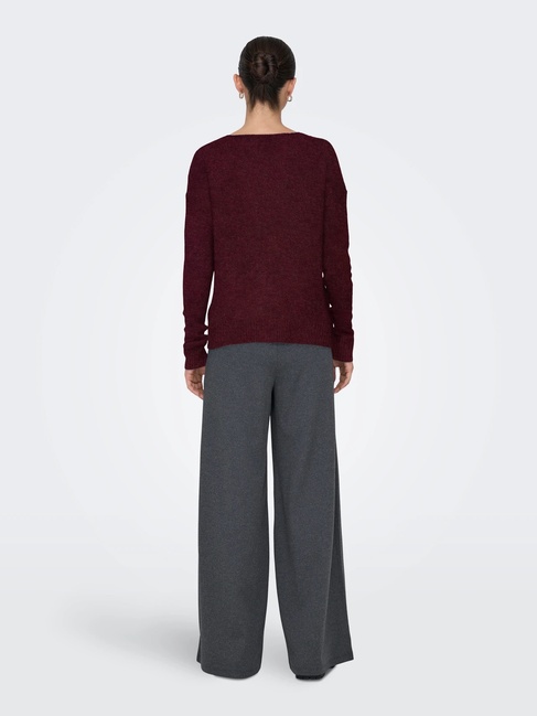 Жіночий бордовий джемпер Only артикул 15207823 Cabernet FW2025 Фото ракурс 2 - Жіночий бордовий джемпер Only артикул 15207823 Cabernet FW2025
