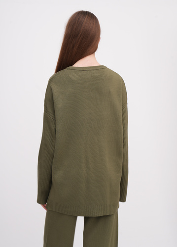 Фото ракурс 2 - Женский зеленый свитер EQUILIBRI артикул W391 057 100 OLIVE FW2025