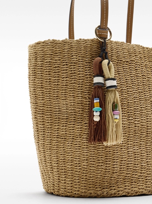 Женская бежевая сумка Parfois артикул 229817 NCL FW2025 Фото ракурс 3 - Женская бежевая сумка Parfois артикул 229817 NCL FW2025