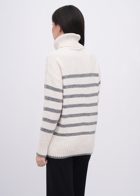 Жіночий молочний светр EQUILIBRI артикул W342 008 001 MILK FW2025 Фото ракурс 2 - Жіночий молочний светр EQUILIBRI артикул W342 008 001 MILK FW2025