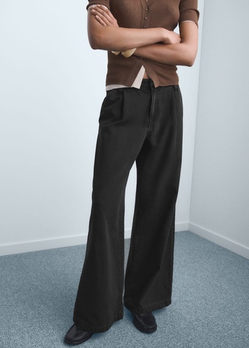 Фото ракурс 1 - Жіночі чорні джинси Mango артикул 17034095 TN 1 season