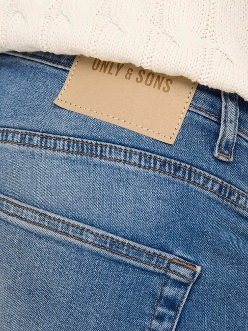 Фото ракурс 7 - Чоловічі блакитні джинси ONLY & SONS  артикул 22028264 Light Medium Blue Denim FW2024