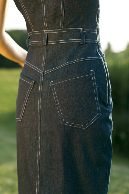 Фото ракурс 5 - Женское синее платье EQUILIBRI артикул BW552001 000 NAVY BLUE SS2025