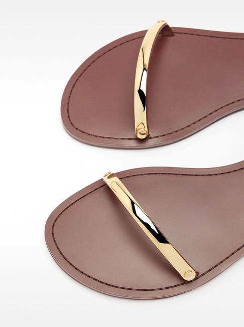 Фото ракурс 5 - Женские бордовые босоножки Parfois артикул 233821 _BU FW2025