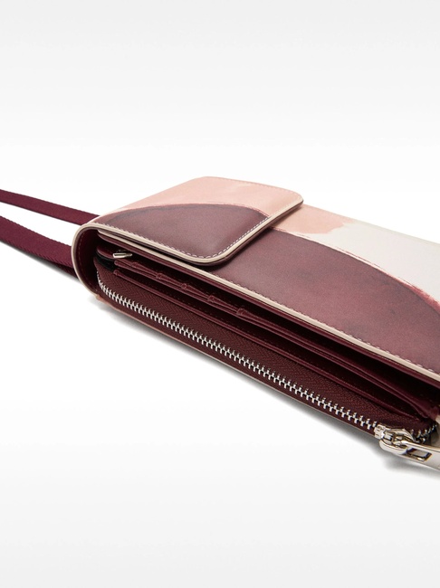 Женский розовый чехол Parfois артикул 231788 _BM SS2025 Фото ракурс 3 - Женский розовый чехол Parfois артикул 231788 _BM SS2025