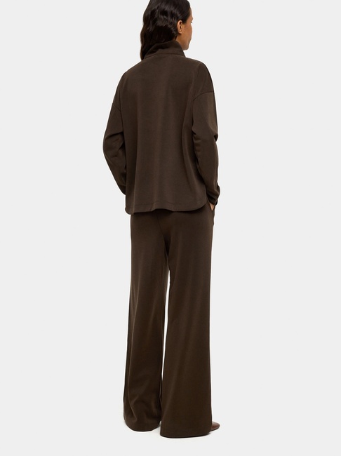 Женский коричневый свитшот Parfois артикул 239493 _BN FW2025 Фото ракурс 2 - Женский коричневый свитшот Parfois артикул 239493 _BN FW2025