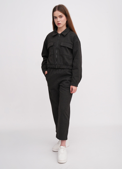 Женская серая куртка EQUILIBRI артикул W491 077 100 Anthracite FW2025 Фото ракурс 4 - Женская серая куртка EQUILIBRI артикул W491 077 100 Anthracite FW2025