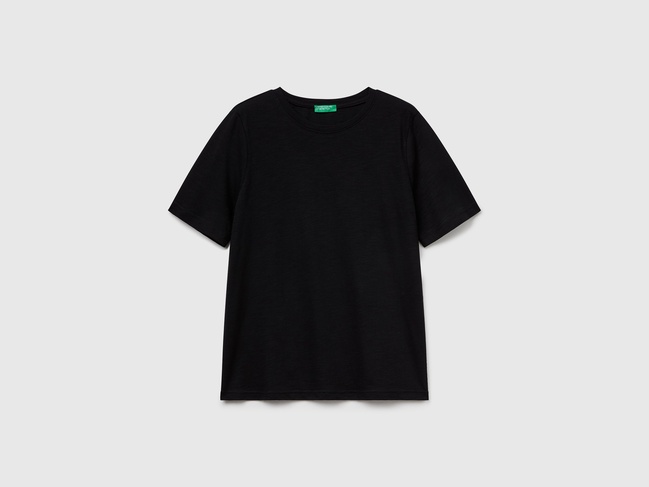 Женская черная футболка Benetton артикул 3BVXD102P 100 25A Фото ракурс 6 - Женская черная футболка Benetton артикул 3BVXD102P 100 25A